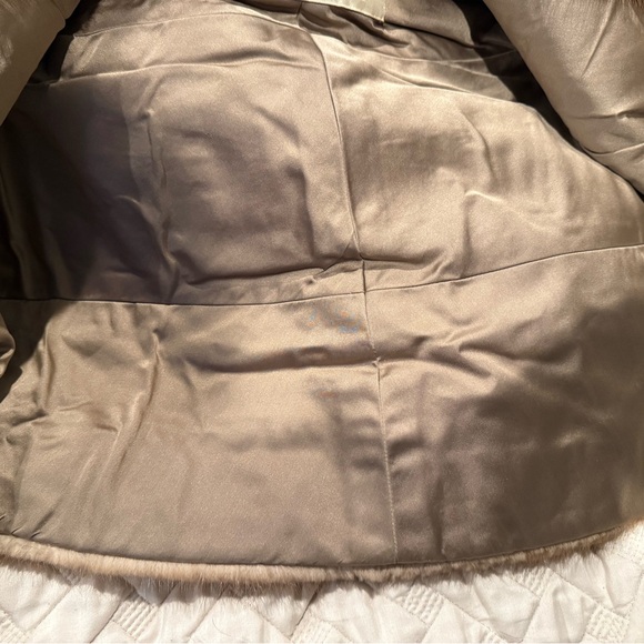 Elegant Tan/Brown Mink Stole/Cape - Picture 5 of 5